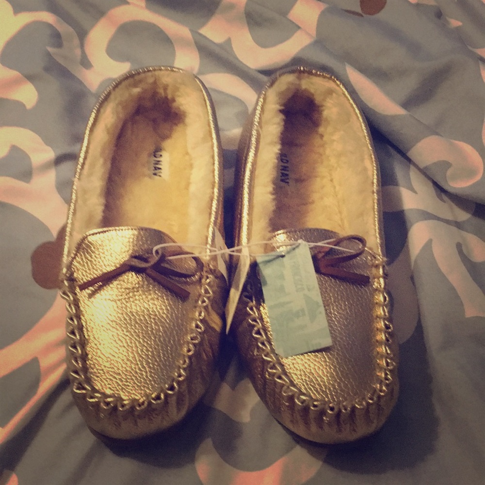 Gold faux fur slippers